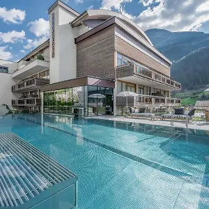 Bergland Design- Und Wellnesshotel 5*