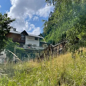 Bam Nebanauer Apartment