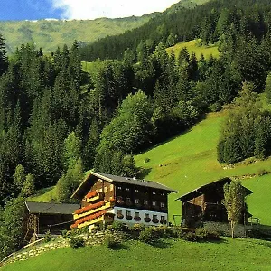 Plonerhof Farm stay Hopfgarten in Defereggen