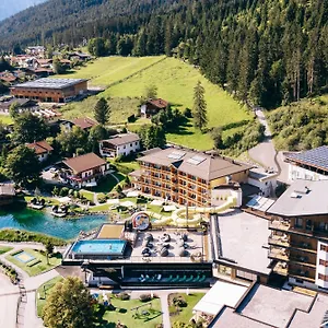 Hotel Familienresort Buchau 4*