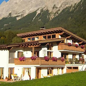 Apartment Haus Angelika Ehrwald