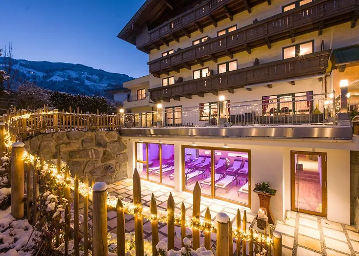 Hotel Landhaus Zillertal Fuegen photo