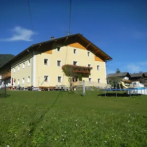 Ferienhaus-toeldererhof * 스트라센