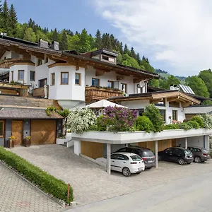 Baumgartner Apartment *