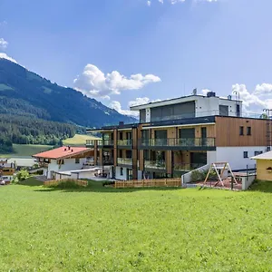 Kaiser Apartment *