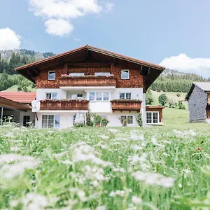 Sammer's Rosenchalet Apartment Tannheim