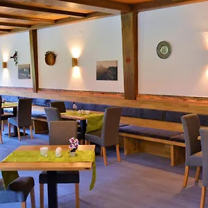 Aurach Hotel 3*
