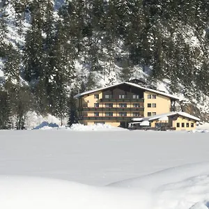 Hotel Schonauer Hof Bach (Tyrol)