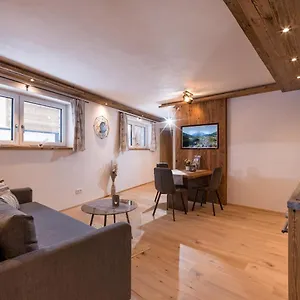 Holznest