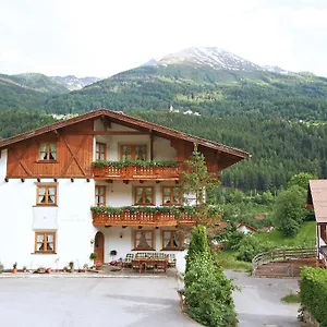 Quadratsch By Interhome Appartamento