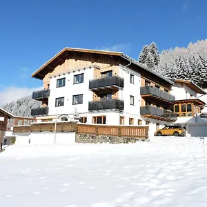 Han/Misafirhane Bergblick