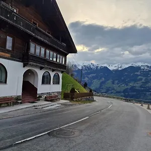 Maximilians' Hoh' Im Zillertal Hainzenberg