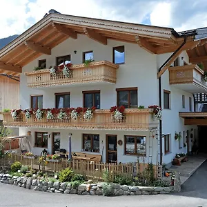 Farm stay Talhammerhof Uderns