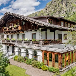 Edelweiss Guest house 3*
