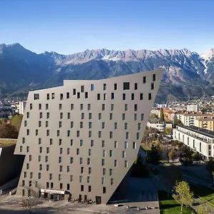 Отель Hilton Garden Tivoli 4*