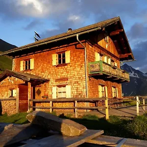 Lesach-riegelhuette * Kals am Grossglockner