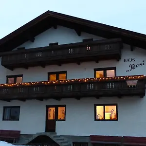 Apartment Haus Resi *