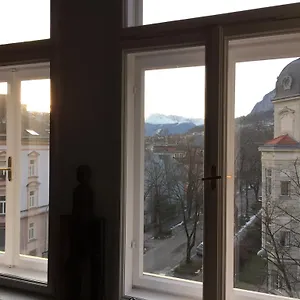 Saggen Large Flat Innsbruck