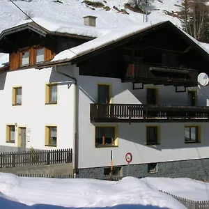 Apart Peter Apartment