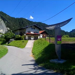 Haus Scholl Bed and Breakfast 3*