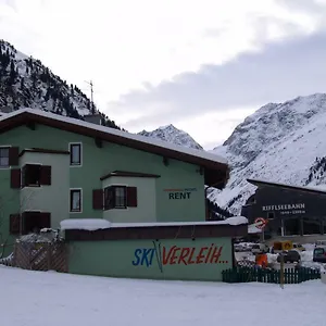 Guest house Haus Pechtl Sankt Leonhard im Pitztal