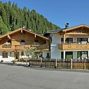 Landhaus&apartment Taxach