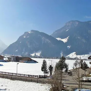 Haus Longhino Michaela Apartman Mayrhofen