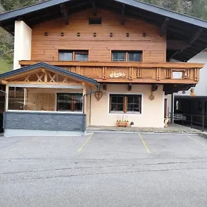 Haus Laterndl Apartamento