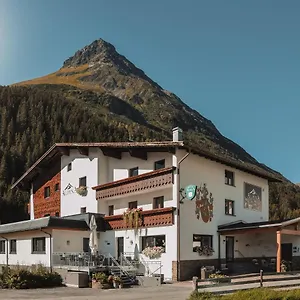 Alpina Hotel Galtuer