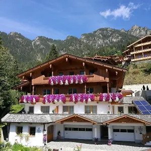 Haus Kristall Konukevi 4*