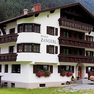 Pension Zangerl Konukevi *