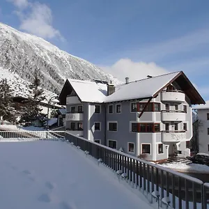 Haus Dorfplatz *