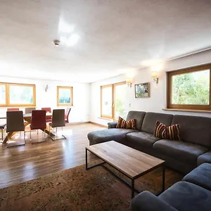 Appartementhaus Der Loewe Am Arlberg 公寓 弗利尔施