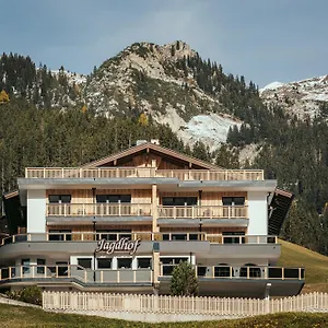 Jagdhof Pure Mountain Otel 4*