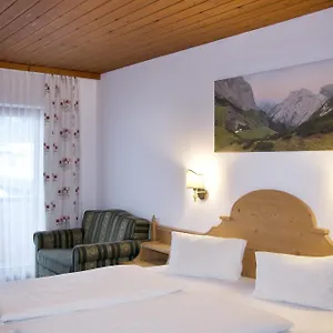 Klausenhof Bed & Breakfast 2*