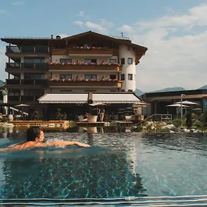 Hotel Held 4*