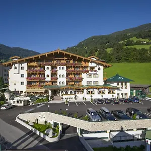 Neue Post Hotel 4*