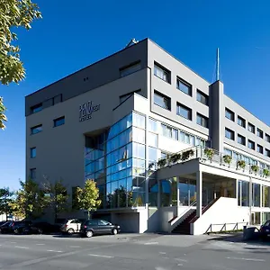 Penz West Hotel 4*