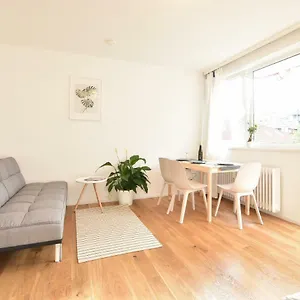 Peaceful Studio Near Center
